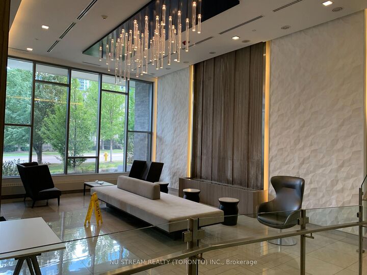 Property Photo:  28 Avondale Avenue 309  ON M2N 0K2 