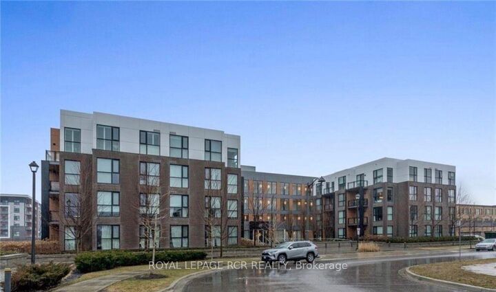 Property Photo:  150 Sabina Drive 406  ON L6H 0W3 