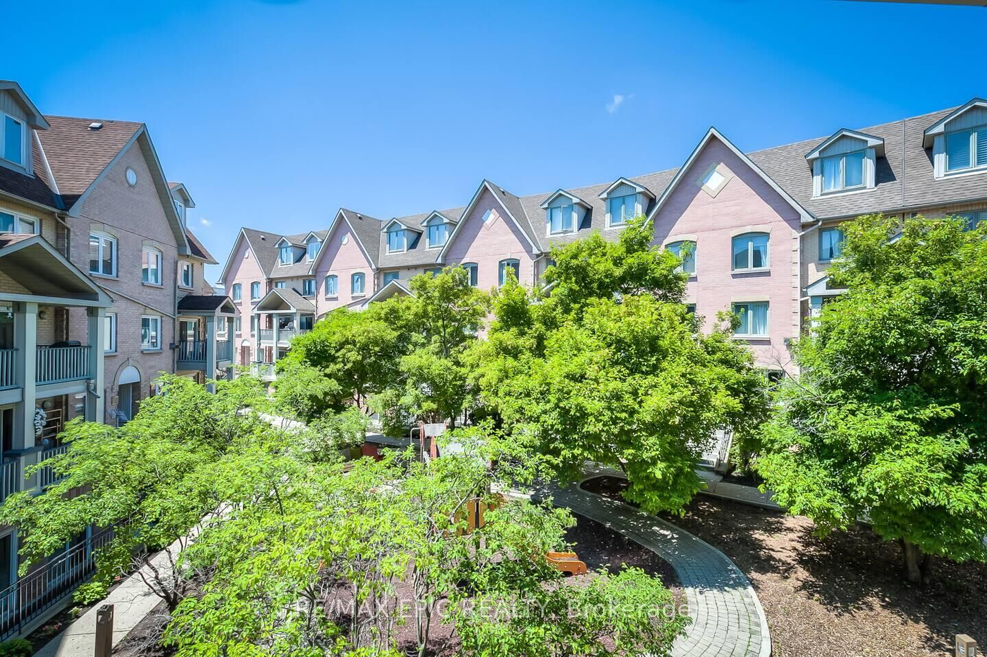 Property Photo:  75 Weldrick Road E 732  ON L4C 0H9 