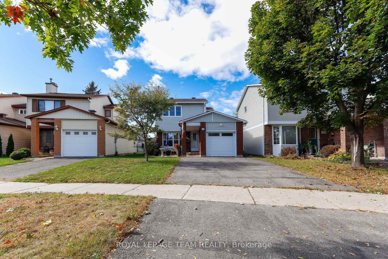 Property Photo:  1501 Meadowbrook Road  ON K1B 5J9 