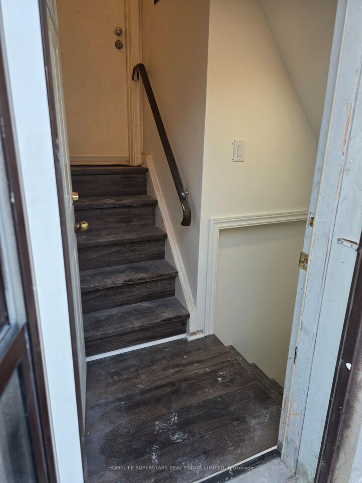 Property Photo:  918 Islington (Bsmnt) Avenue  ON M8Z 4P3 