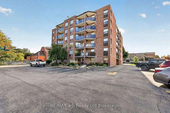 Property Photo:  217 Thames Street S 406  ON N5C 2T6 