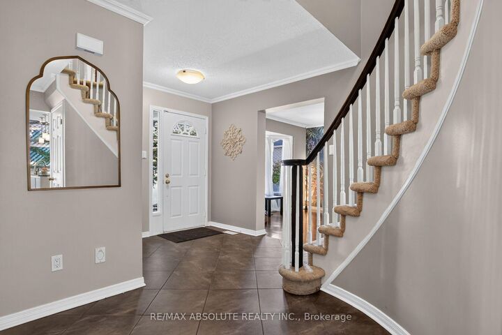 Property Photo:  67 Youngs Farm Way  ON K2L 4C4 