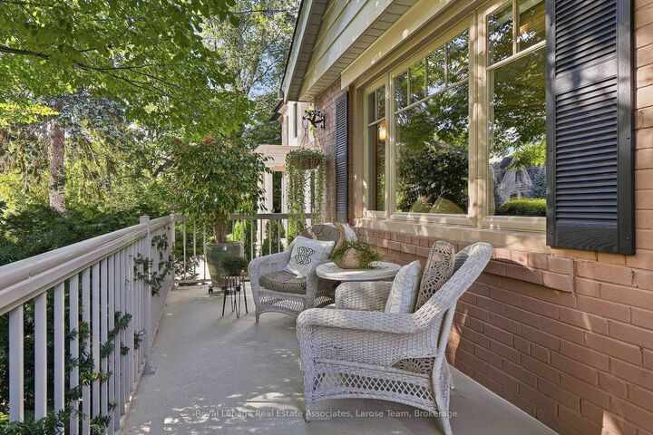 Property Photo:  1511 Leda Avenue  ON L5G 4B9 