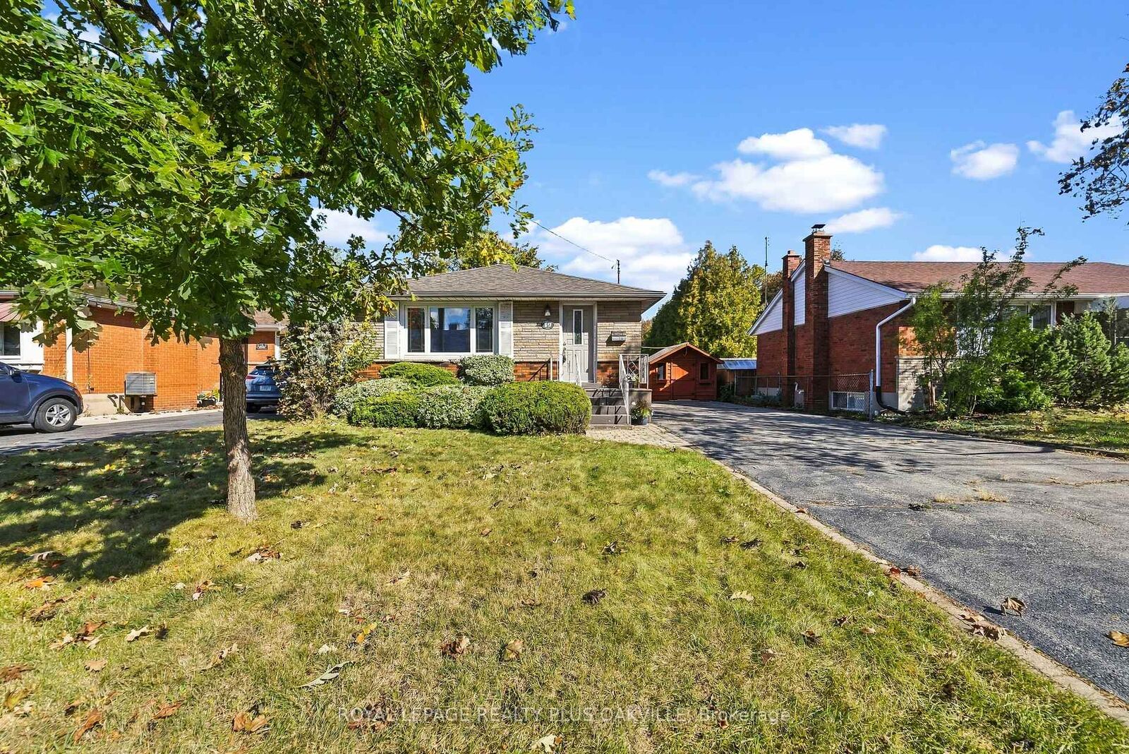 Property Photo:  19 Endfield Avenue  ON L8T 2L3 