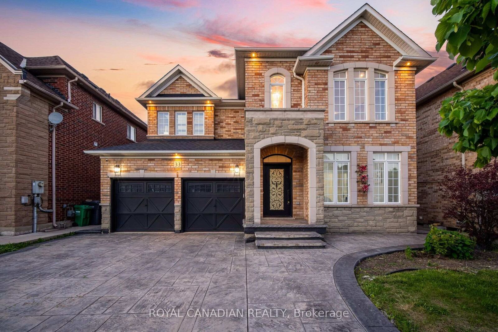 Property Photo: 33 Rubysilver Drive ON L6P 1R1