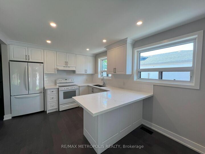 Property Photo:  797 Zator Avenue Main  ON L1W 1X8 