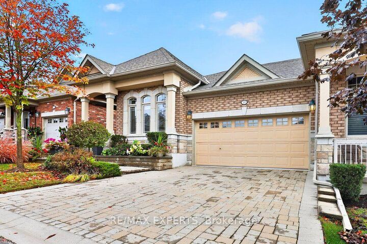 Property Photo:  19 Westmount Drive 15  ON L9R 0P5 