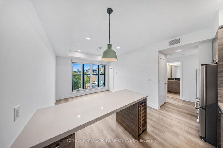 Property Photo:  484 Spadina Avenue 202  ON M5S 0E4 