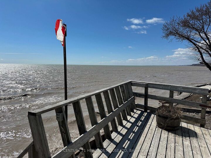 Property Photo: 3393 Waneeta Drive ON N5H 2R2