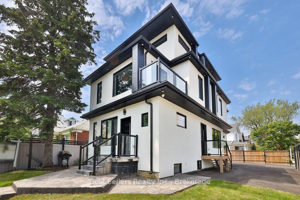 Property Photo:  172 Royal York Road 2B  ON M8V 2V4 