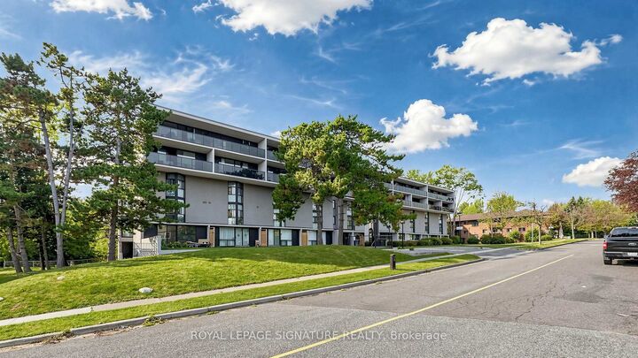Property Photo:  454 Centre Street S 402  ON L1H 4C2 