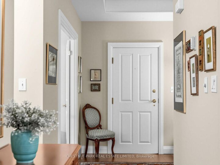 Property Photo:  21 Shaftesbury Avenue 104  ON M4T 3B4 