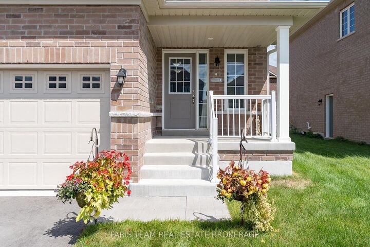Property Photo:  207 Cubitt Street  ON L0M 1S0 
