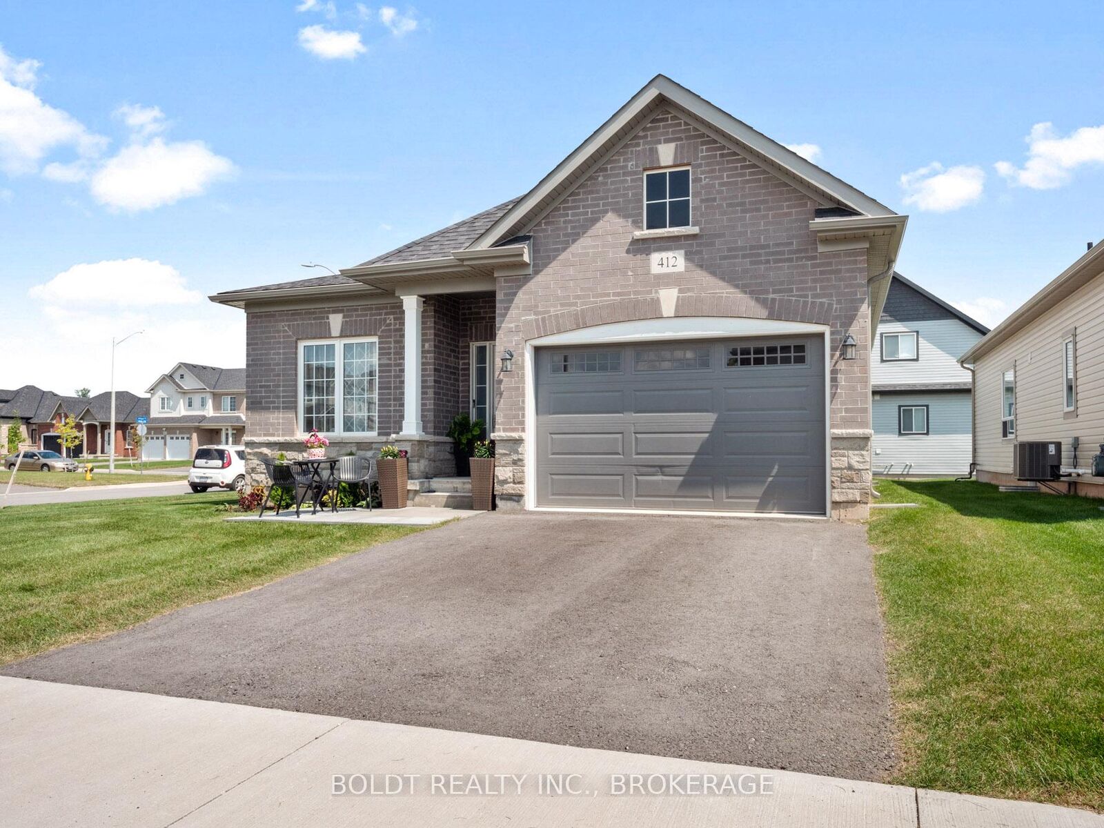 Property Photo:  412 Hummel Crescent  ON L2A 0E8 