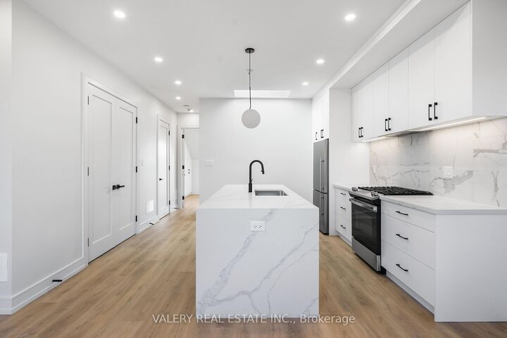 Property Photo:  158 Dovercourt Road 4 - 3rd Floor  ON M6J 3C4 