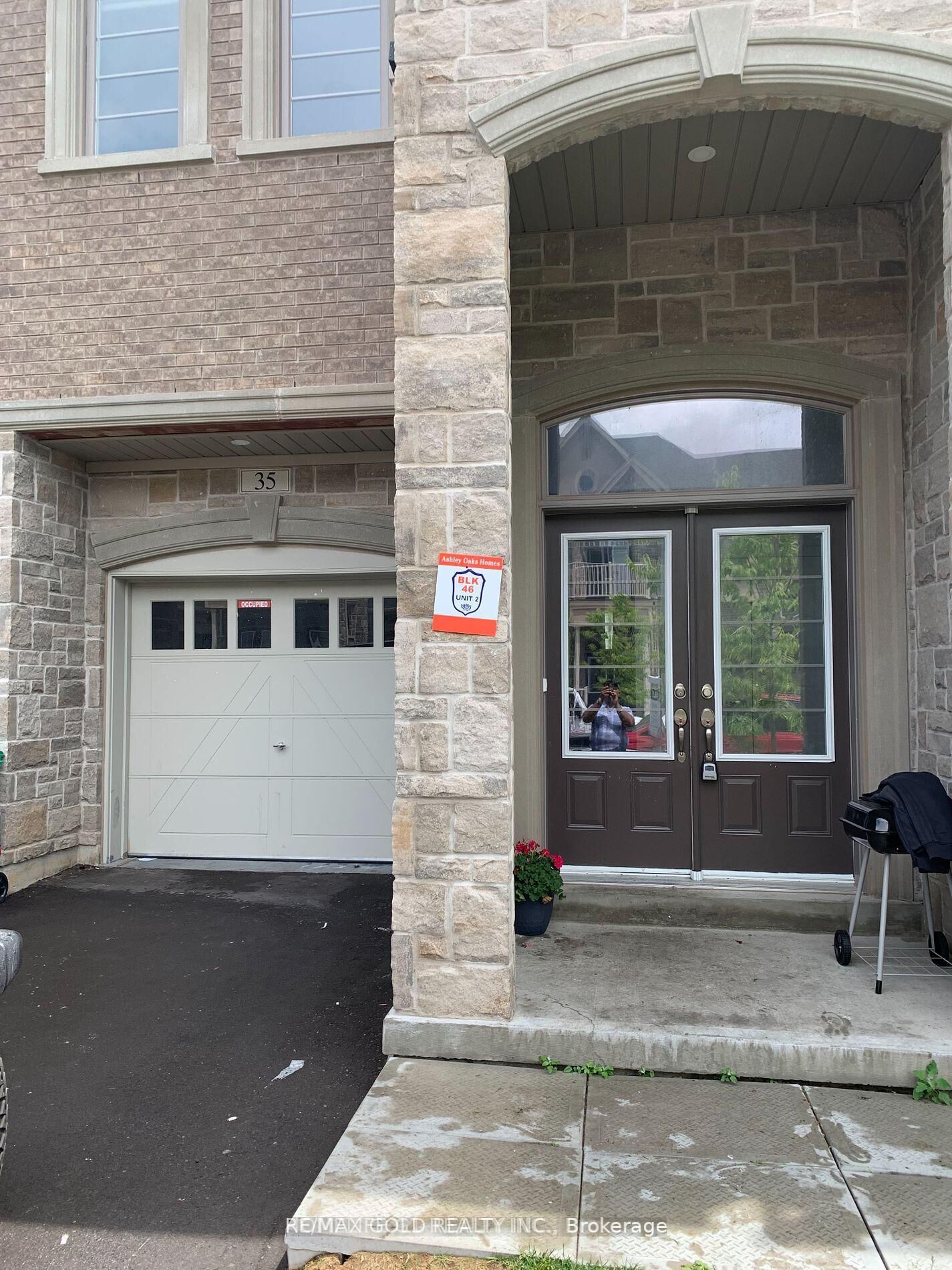 Property Photo:  35 Dalbeattie Drive  ON L6Y 6H7 