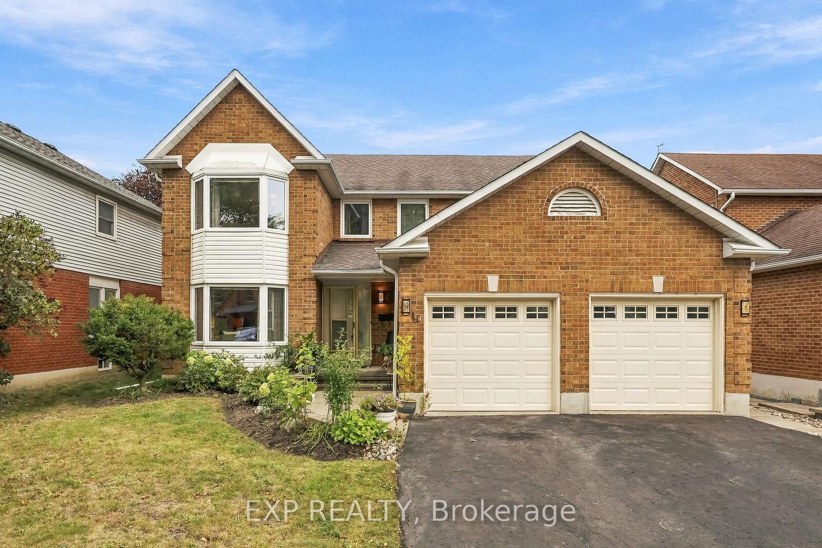 Property Photo:  40 Orchard Park Drive  ON L1C 4E1 