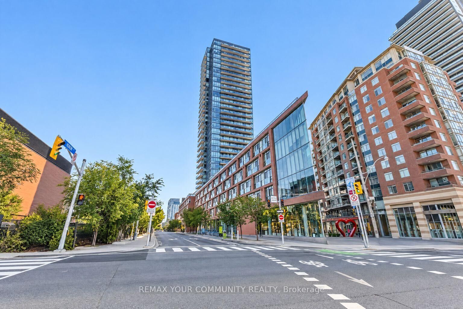 Property Photo:  33 Mill Street 1105  ON M5A 3R3 