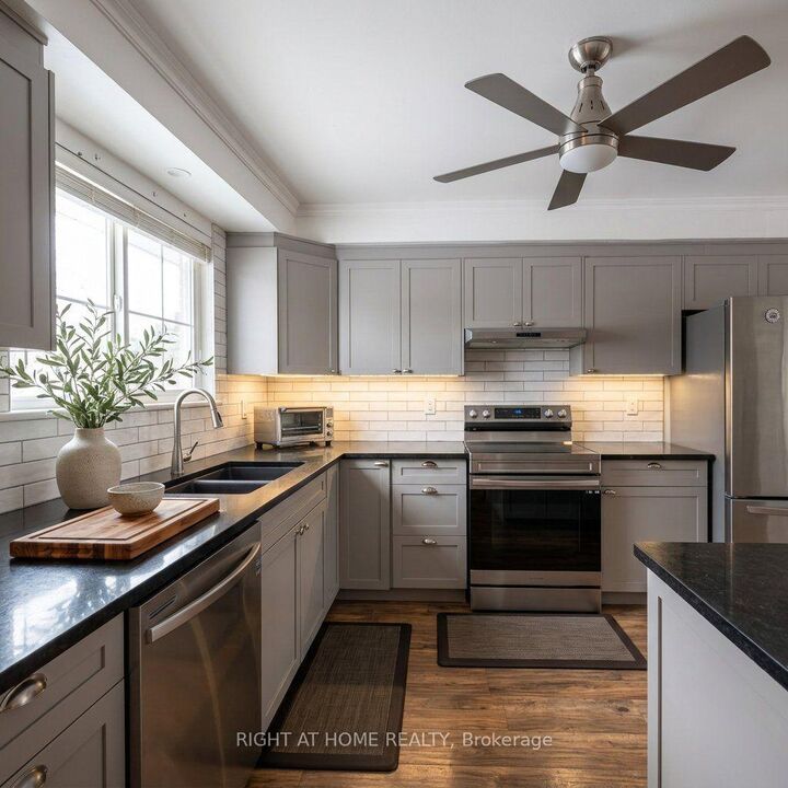Property Photo:  925 Bayly Street 7  ON L1W 1L4 