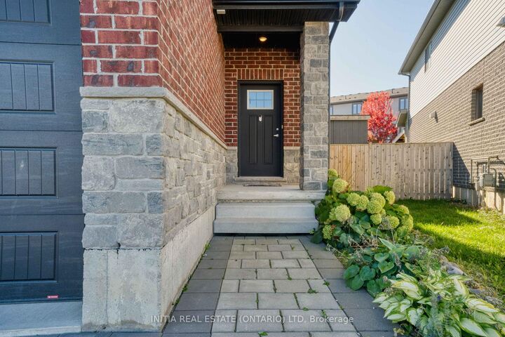 Property Photo:  571 Freeport Street  ON N6G 5B1 