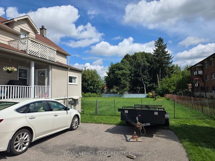 Property Photo:  841 Duke Street  ON N3H 3T8 
