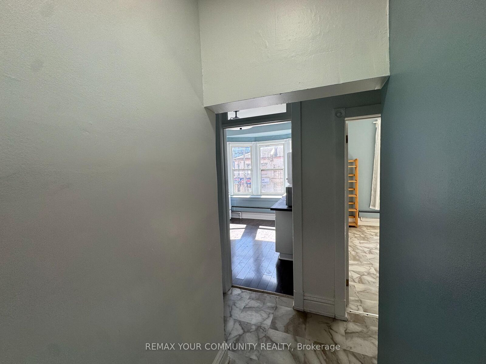 Property Photo:  358 Main Street W #3  ON L8P 1K2 