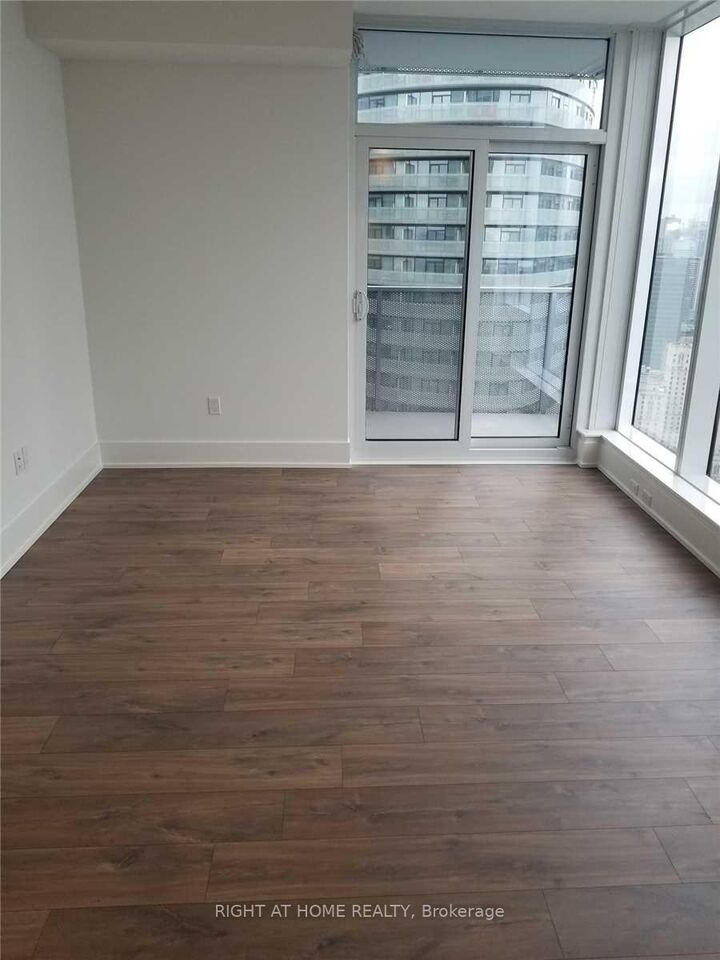 Property Photo:  10 York Street 5303  ON M5J 0E1 