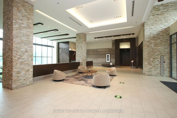 Property Photo:  35 Brian Peck Crescent 303  ON M4G 0A5 