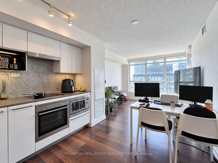 Property Photo:  80 Queens Wharf Road 1615  ON M5V 0J3 