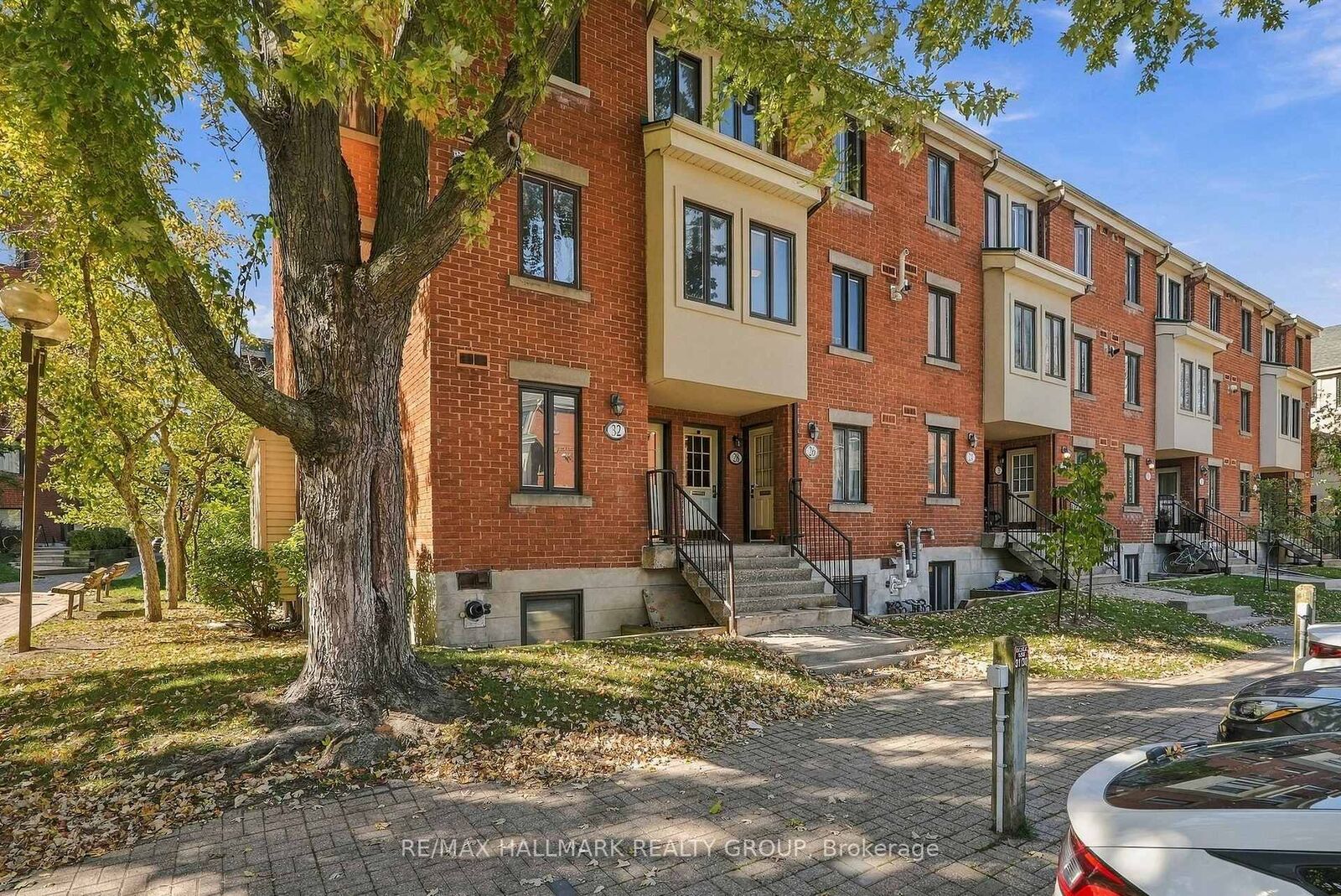 Property Photo:  28 Crispin Private  ON K1K 2T8 