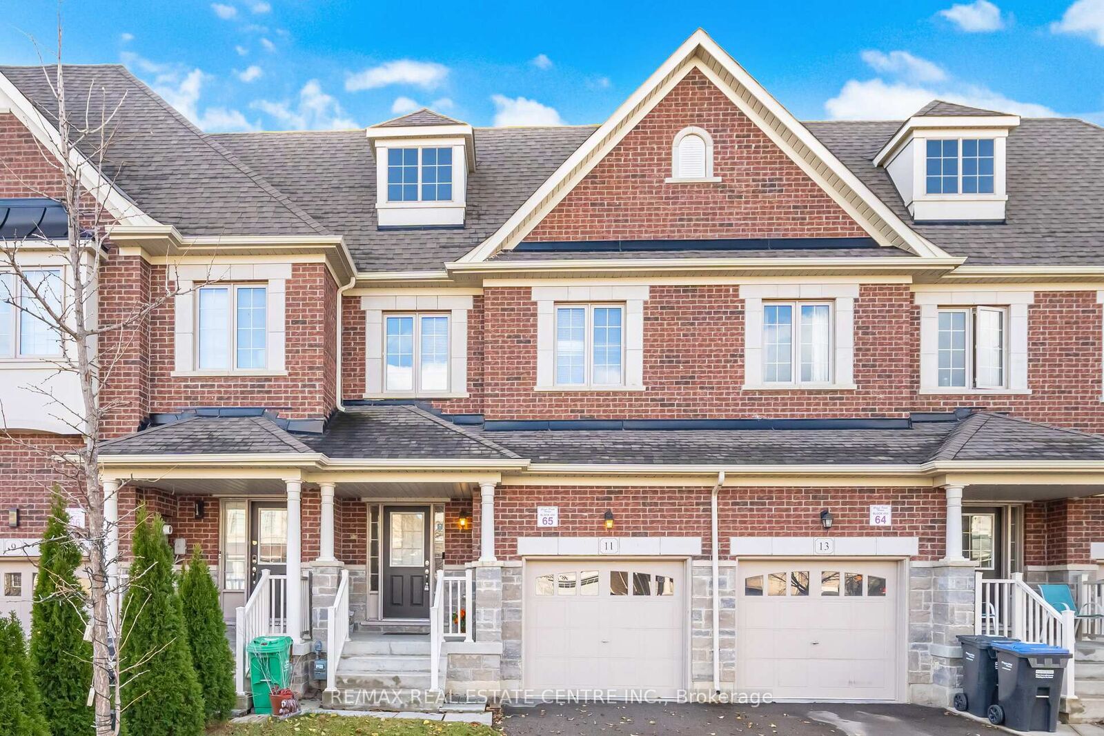 Property Photo:  11 Yately Street  ON L7A 4R9 