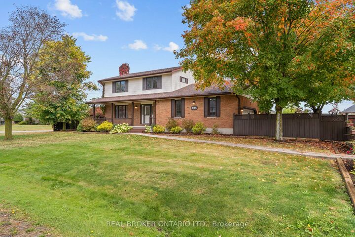 Property Photo:  804 Pinewood Drive  ON K9K 1L4 