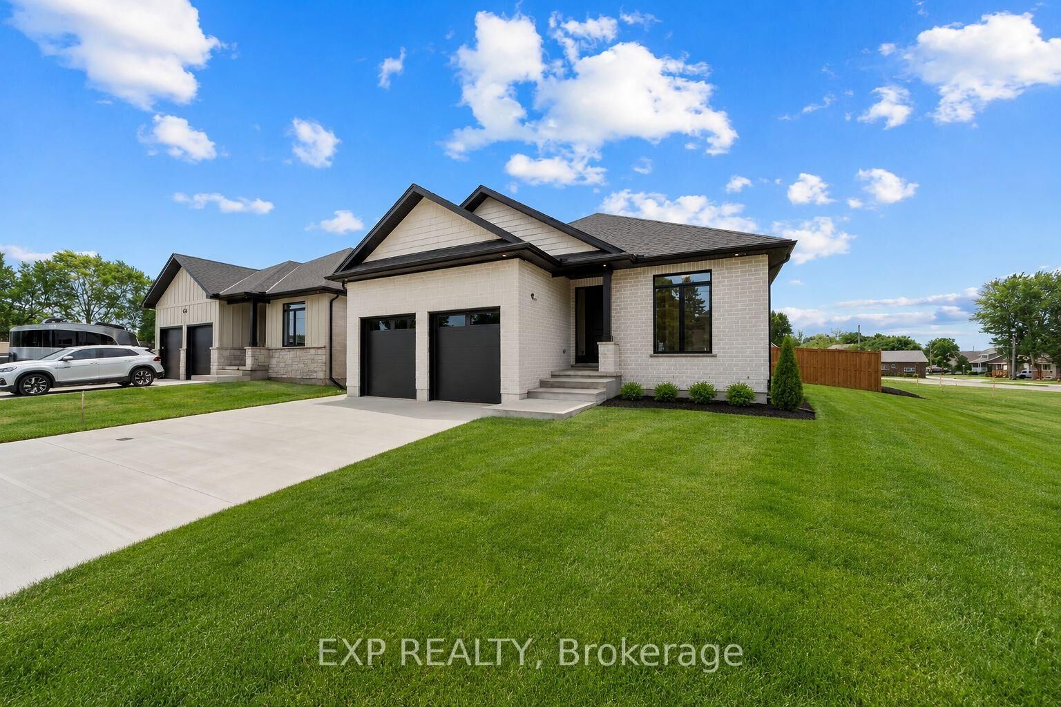 Property Photo:  404 Erie Street  ON N0M 2S0 