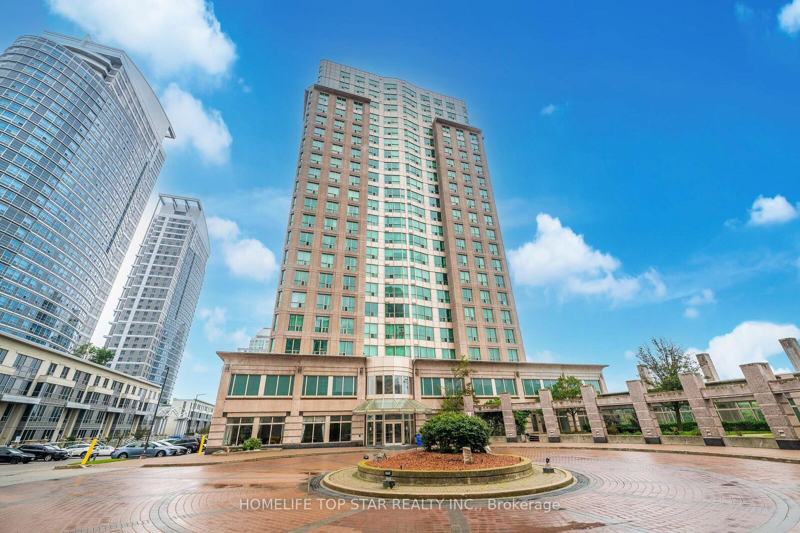 Property Photo: 8 Lee Centre Drive 1011 ON M1H 3H8