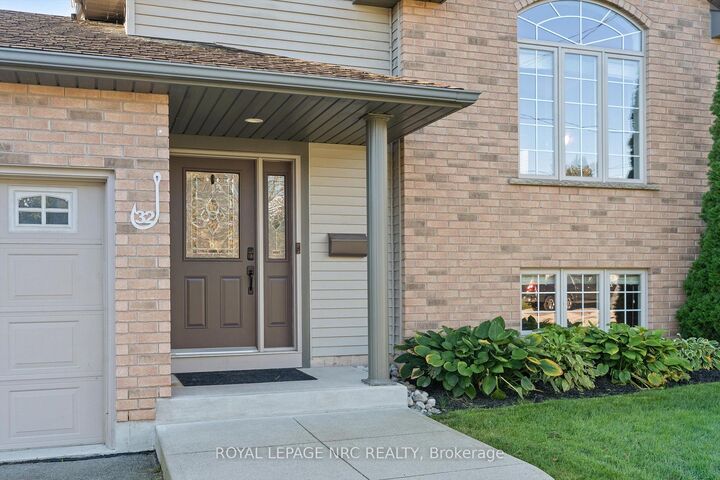 Property Photo:  32 Lavinia Street  ON L2A 2C7 