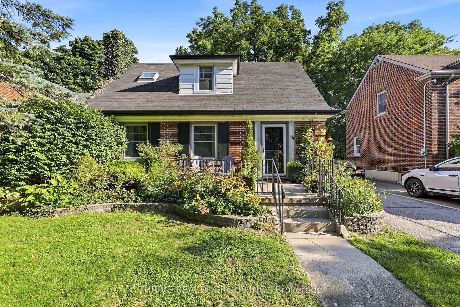Property Photo: 164 Devonshire Avenue ON N6C 2J1