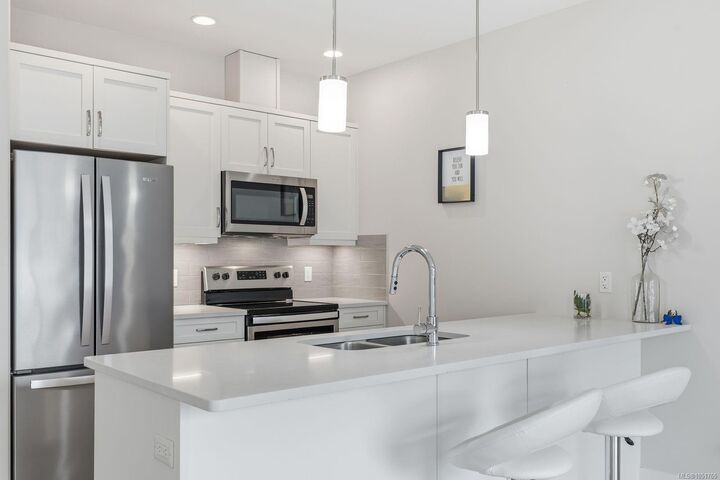 Property Photo:  1800 Summerhill Pl #110  BC V9S 0C7 