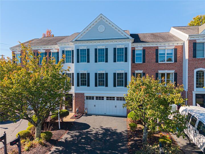 Property Photo:  959 Montclair Dr  PA 15108 