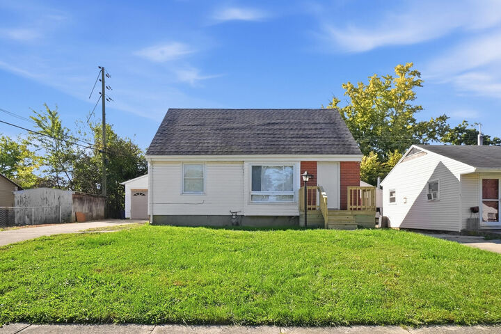 Property Photo: 513 W Parkwood Avenue OH 45506