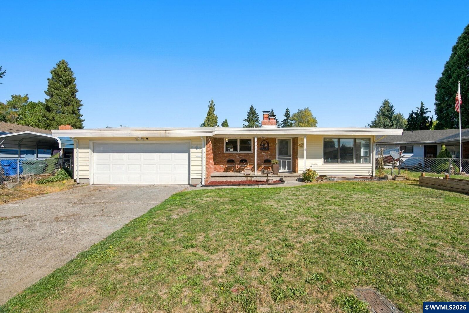 Property Photo: 791 Moneda Ct N OR 97303