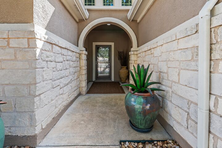 Property Photo: 512 Martin Creek Lane TX 78633