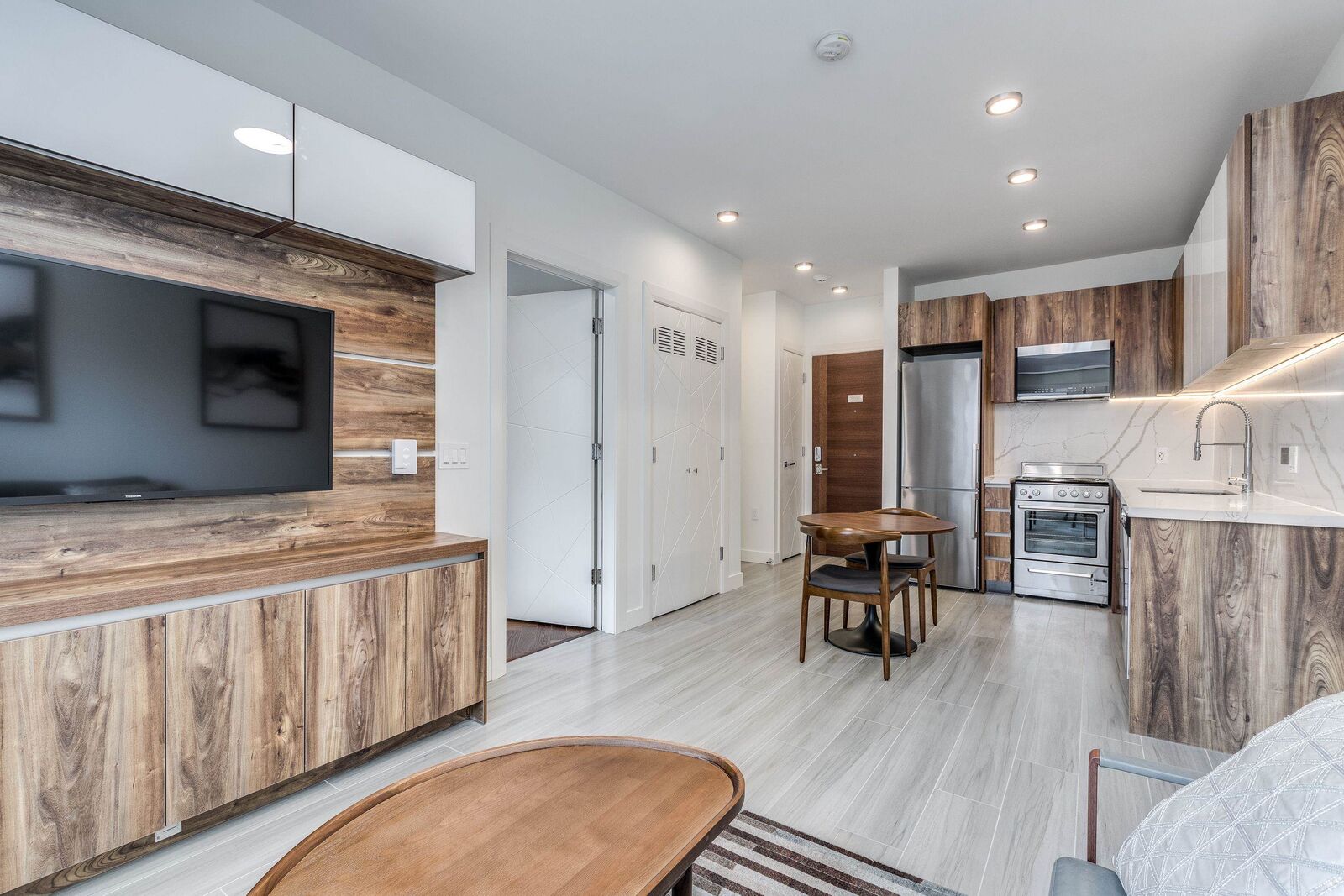 Property Photo:  1168 Pendrell Street 303  BC V6E 1L4 