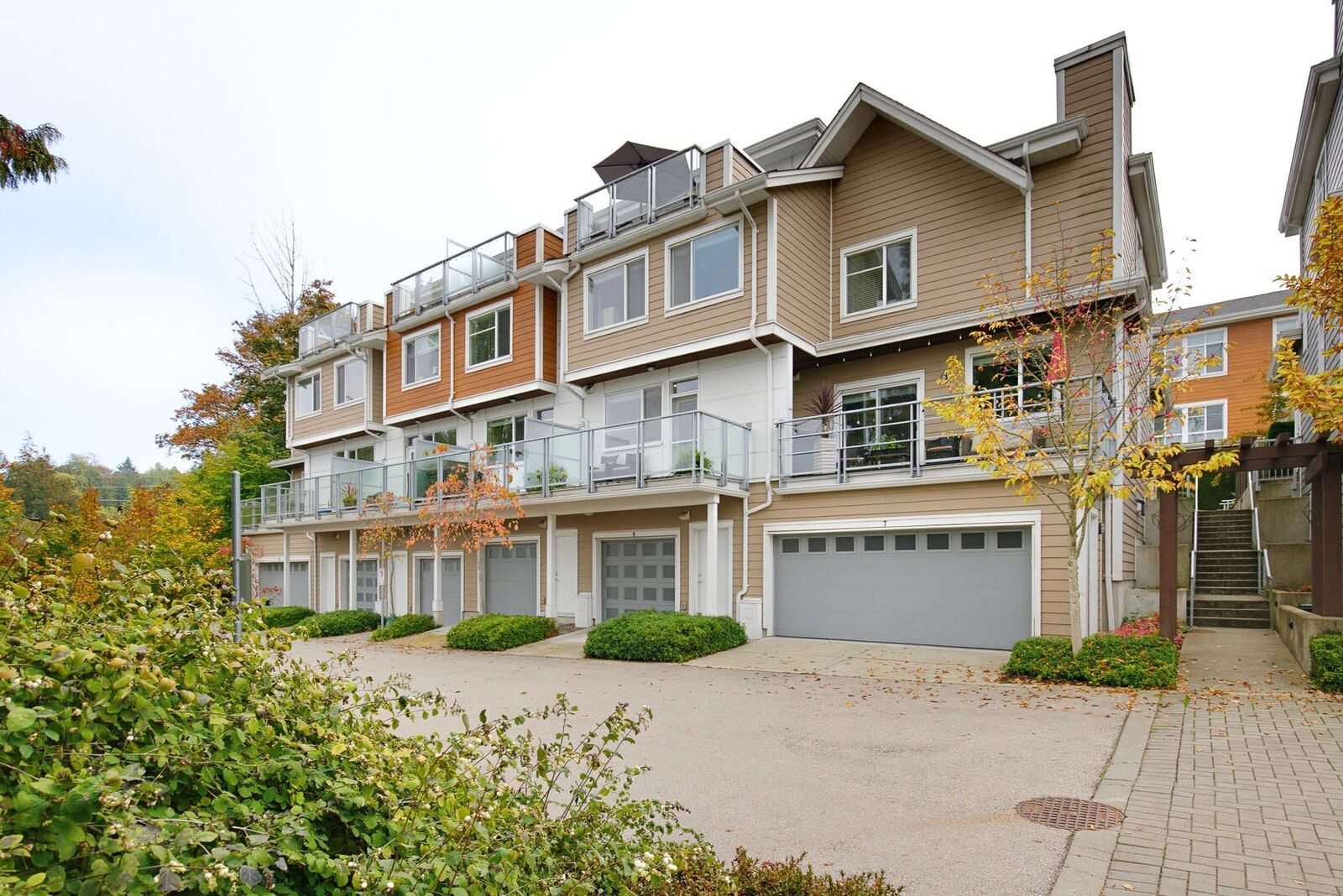 Property Photo:  15918 Mountain View Drive 8  BC V3Z 0P8 