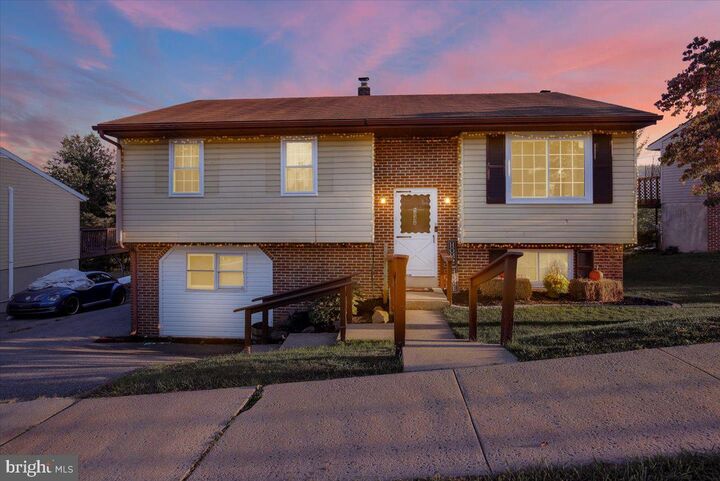 Property Photo:  104 Pear Street  PA 19540 