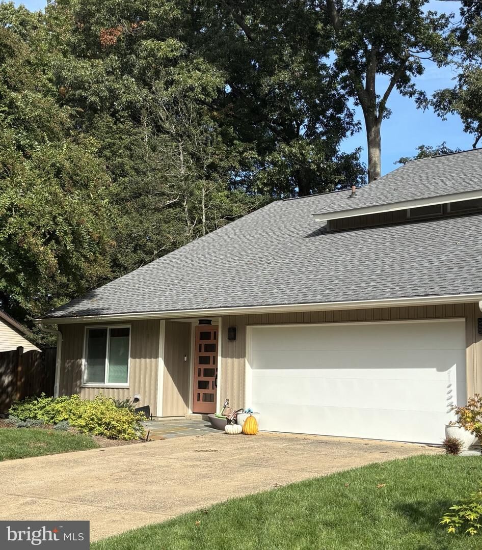 Property Photo:  10414 Pearl Street  VA 22032 