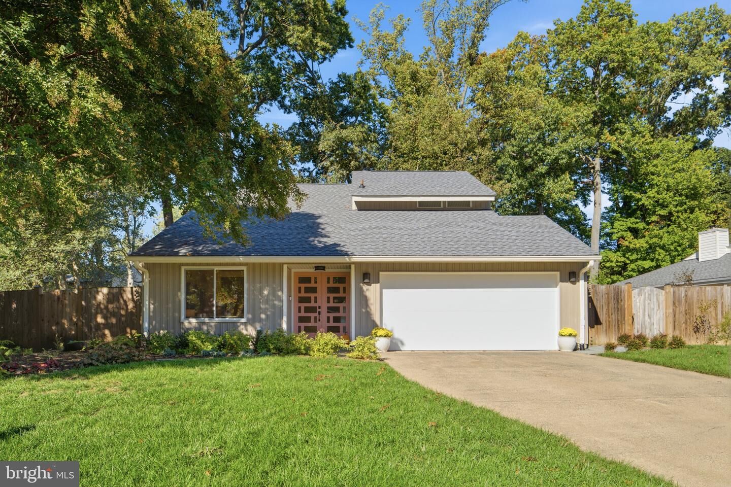Property Photo:  10414 Pearl Street  VA 22032 