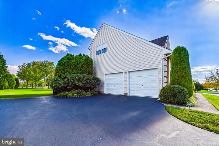 Property Photo:  219 Oakwood Place  DE 19709 