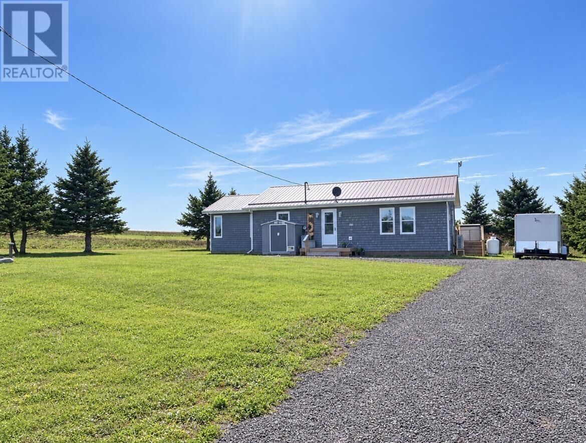 Property Photo:  44 Wharf Road  PE C0B 1M0 