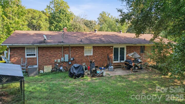 Property Photo:  321 Rollingwood Drive  NC 28164 